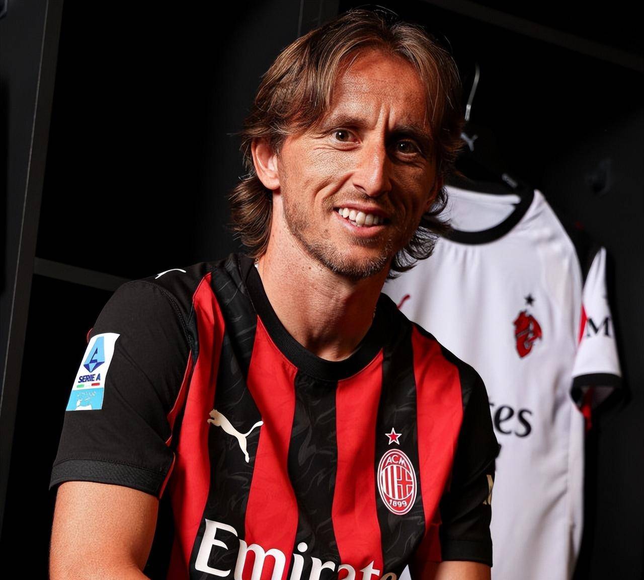 意甲-劳塔罗梅开二度 国米2-0比萨终结连败 [国际足球意甲]