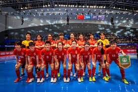 棒球与生物力学模型解析投手投球时核心肌群对能量传递的放大作用